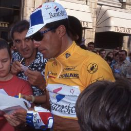 Le Tour  Cahors, 13 juillet 1994 : M. Indurain. Archives dpartementales du Lot : 1248 W 28/180/7