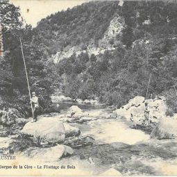 Colelciton de cartes postales des Archives dpartementales du Lot : 9 Fi 1479 Flottage du bois