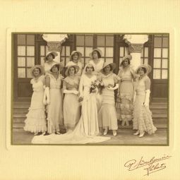 Photographie de mariage à Rabat (Maroc) [1920] - Archives départementales du Lot, 76 J 17